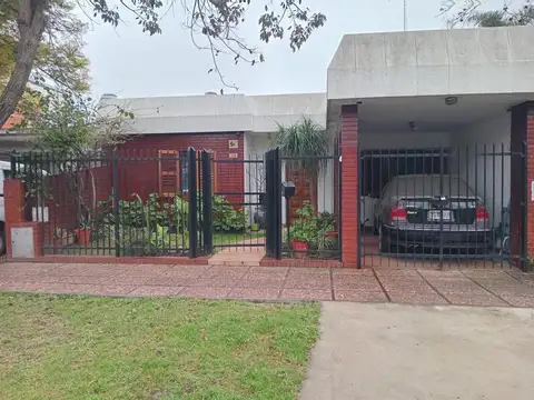 CASA EN VENTA - MERLO