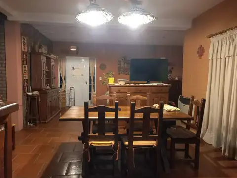 Casa en Venta con 5 cocheras