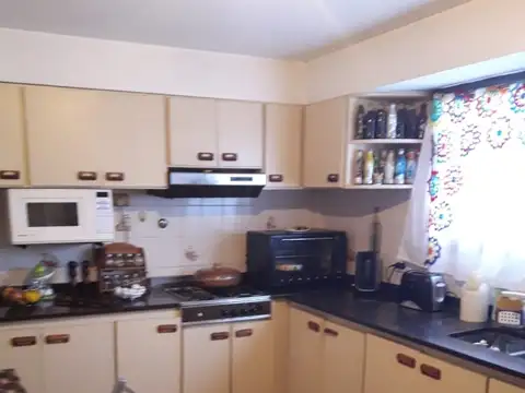 Casa 6 ambientes con 3 baños