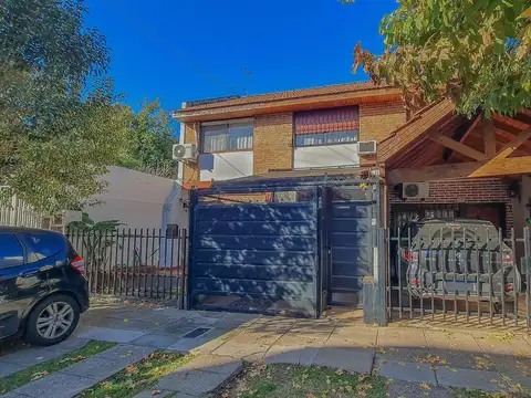 Depto Tipo Casa en Venta con 1 cocheras