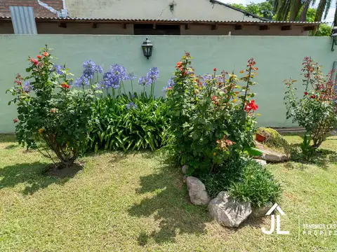 Casa en Venta con 1 cochera