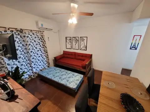 EXCELENTE 2 AMBIENTES A LA CALLE CON BALCON CORRIDO A 1 CUADRA DE AVDA SANTA FE, CERCA BOTANICO