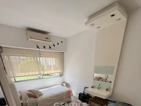 Casa en Venta con 4 cocheras