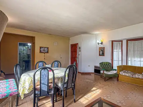 ALQUILER CASA 4 AMBIENTES CON PARQUE ALFAR