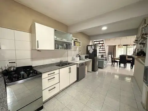 CASA VENTA EN CORIMAYO, TRES DORMITORIOS BURZACO