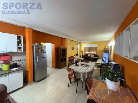 Casa 2 ambientes con 1 baño