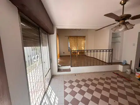Casa 4 ambientes con 1 baño