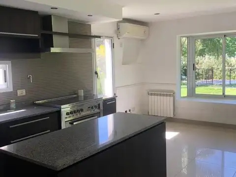Casa en Venta en Haras Santa Maria, USD 205.000