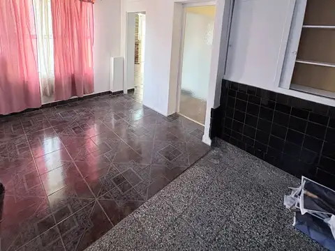 Depto Tipo Casa en Alquiler en Mataderos, $ 700.000