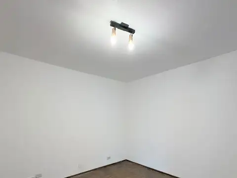 Depto Tipo Casa en Alquiler 45 años