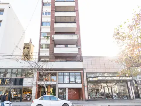 En venta piso de 4 ambientes con terraza y balcón en San Cristobal