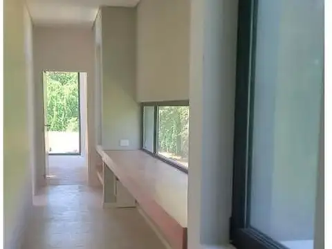 Casa 4 ambientes con cochera en venta en  Club de Campo La Concepción de Lujan