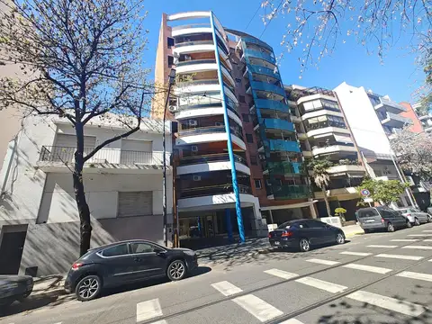 3 Ambientes contrafrente en un septimo piso. Muy buen estado