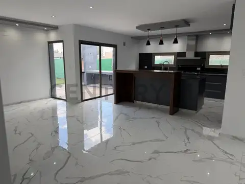 Casa en Alquiler de 3 dormitorios
