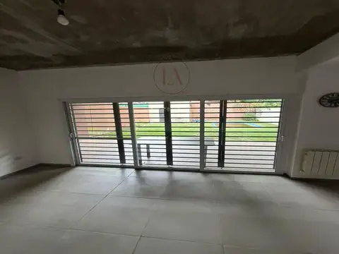 Casa en Venta en La Reja, USD 149.000