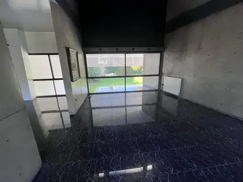 Casa 10 ambientes con 5 baños