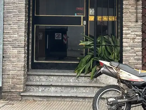 Venta departamento 2 ambientes con patio