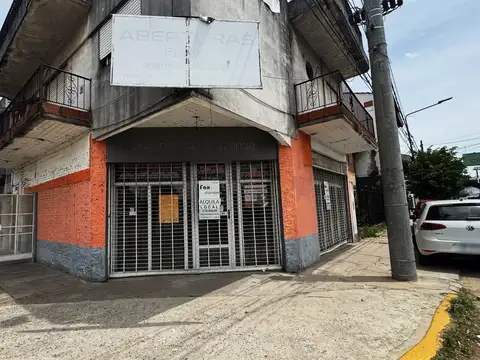 Alquiler Local vidriera  y persianas