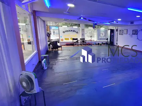 LOCAL COMERCIAL - EXCELENTE UBICACION-