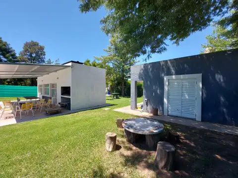 Casa 2 ambientes con 1 baño