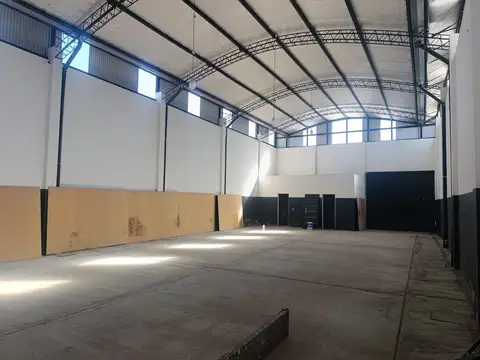 Galpón Comercial & Industrial en Alquiler en Ituzaingo Norte!