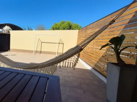 Av Del Rosario al 300 (Casa de pasillo 2 dormitorios C/Patio Terraza y Quincho)