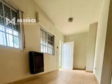 Depto Tipo Casa 3 ambientes con 2 baños