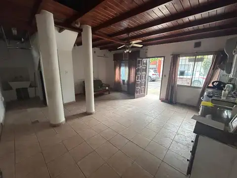 Depto Tipo Casa en Alquiler de 3 ambientes