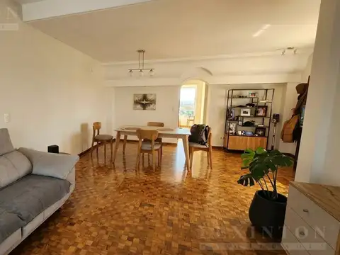 Depto Tipo Casa en Alquiler de 4 ambientes