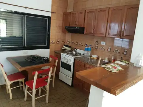 Casa 3 ambientes con 2 baños