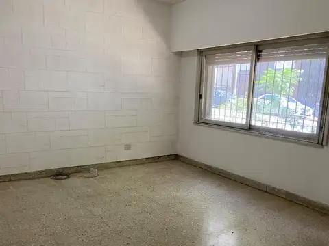 Departamento de 2 amb. C/ patio.