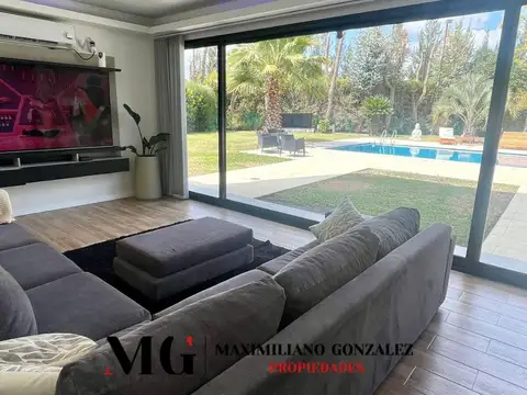 Casa 5 ambientes con 4 baños