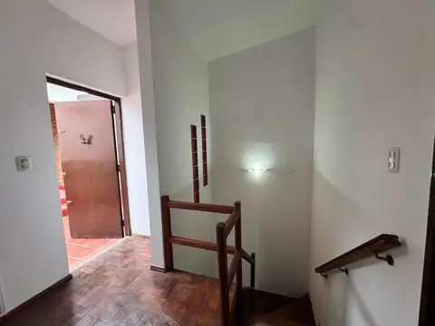 Casa en Alquiler con 1 cochera
