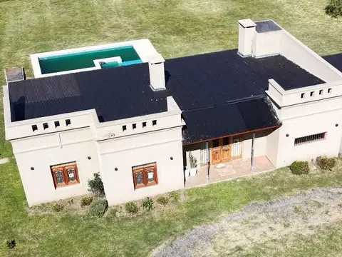 Casa 3 ambientes con 2 baños