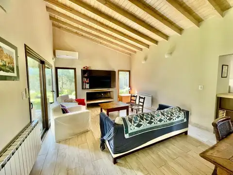 Casa 5 ambientes con 3 baños