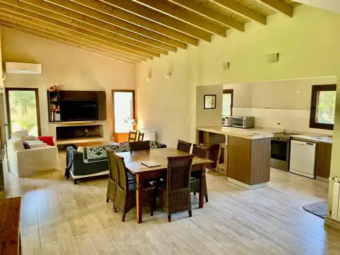 Casa 5 ambientes con 3 baños