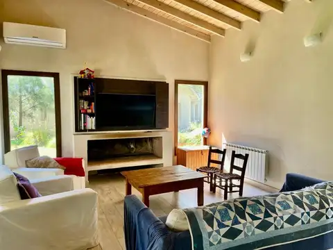Casa 5 ambientes con 3 baños