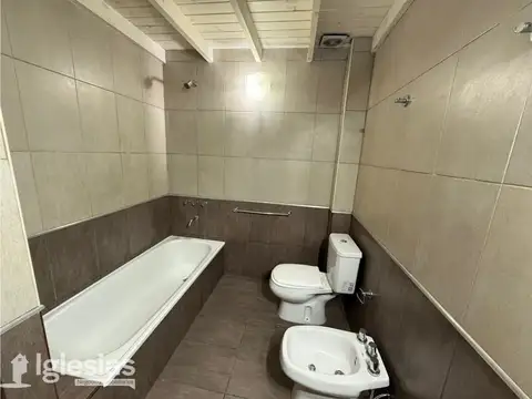 Departamento en Alquiler en Tapiales, $ 800.000