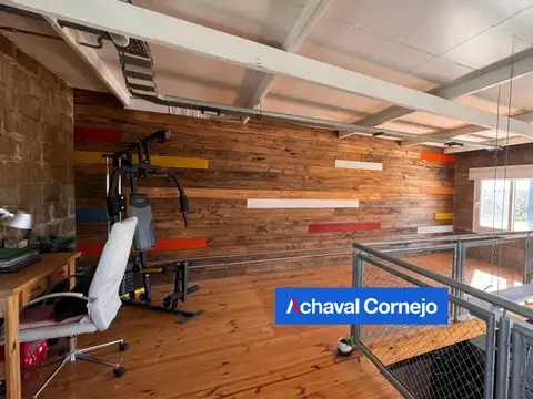 Casa 6 ambientes con 2 baños