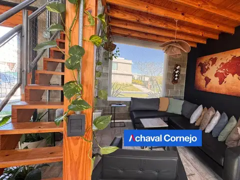 Casa en Venta con 6 cocheras