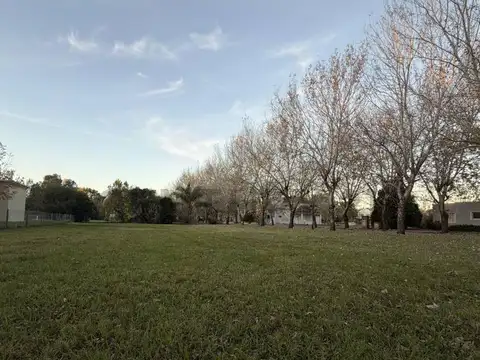 Venta lote 1.330 m²  Haras del Sur I La Plata con escritura
