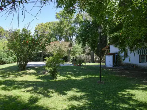 Casa 5 ambientes con 1 baño