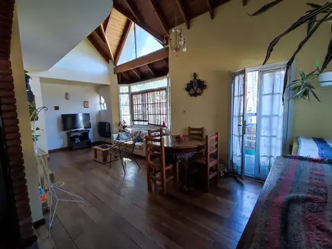 Avenida Hipólito Yrigoyen 1000