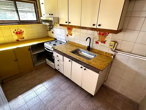 Depto Tipo Casa en Alquiler de 4 ambientes