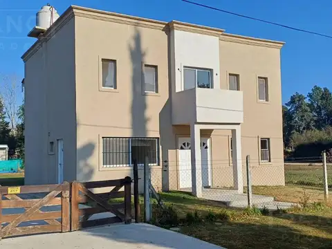 Venta casa 5 ambientes en Barrio Parque Sakura, Exaltacion de la Cruz