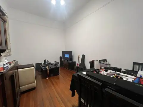 Rivadavia 5100, Piso 1