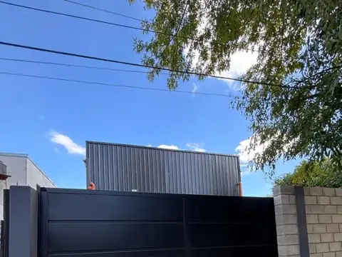 GALPÓN EN VENTA A ESTRENAR SAN LORENZO