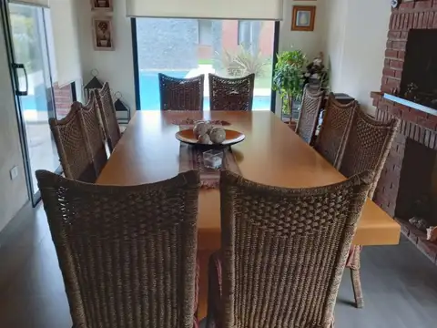 Casa 7 ambientes con 4 baños