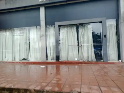 Alquiler de Local Comercial - Excelente Ubicación - Frente a Ford y Volkswagen! Alquiler de Local Comercial - Excelente Oportunidad!