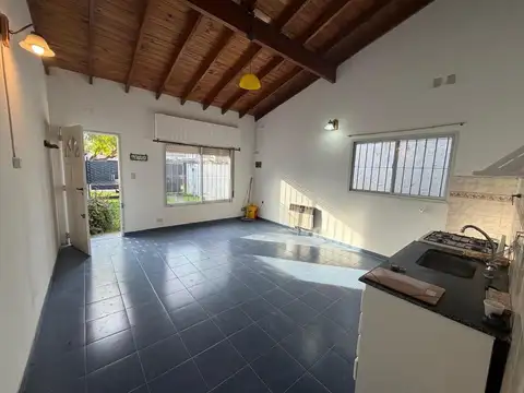PH TRES AMBIENTES, CON PATIO, EN VENTA. - ITUZAINGO